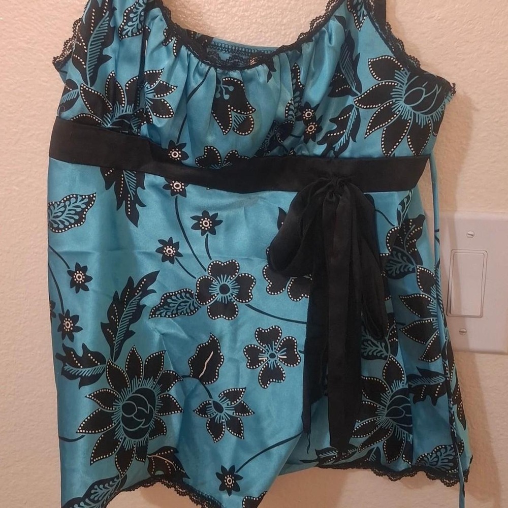 Top going out - Picture 3 of 4